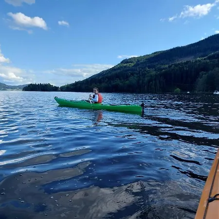 Huset Med Utsikt Til Innsjoen -8 Min Til Sentrum Lägenhet